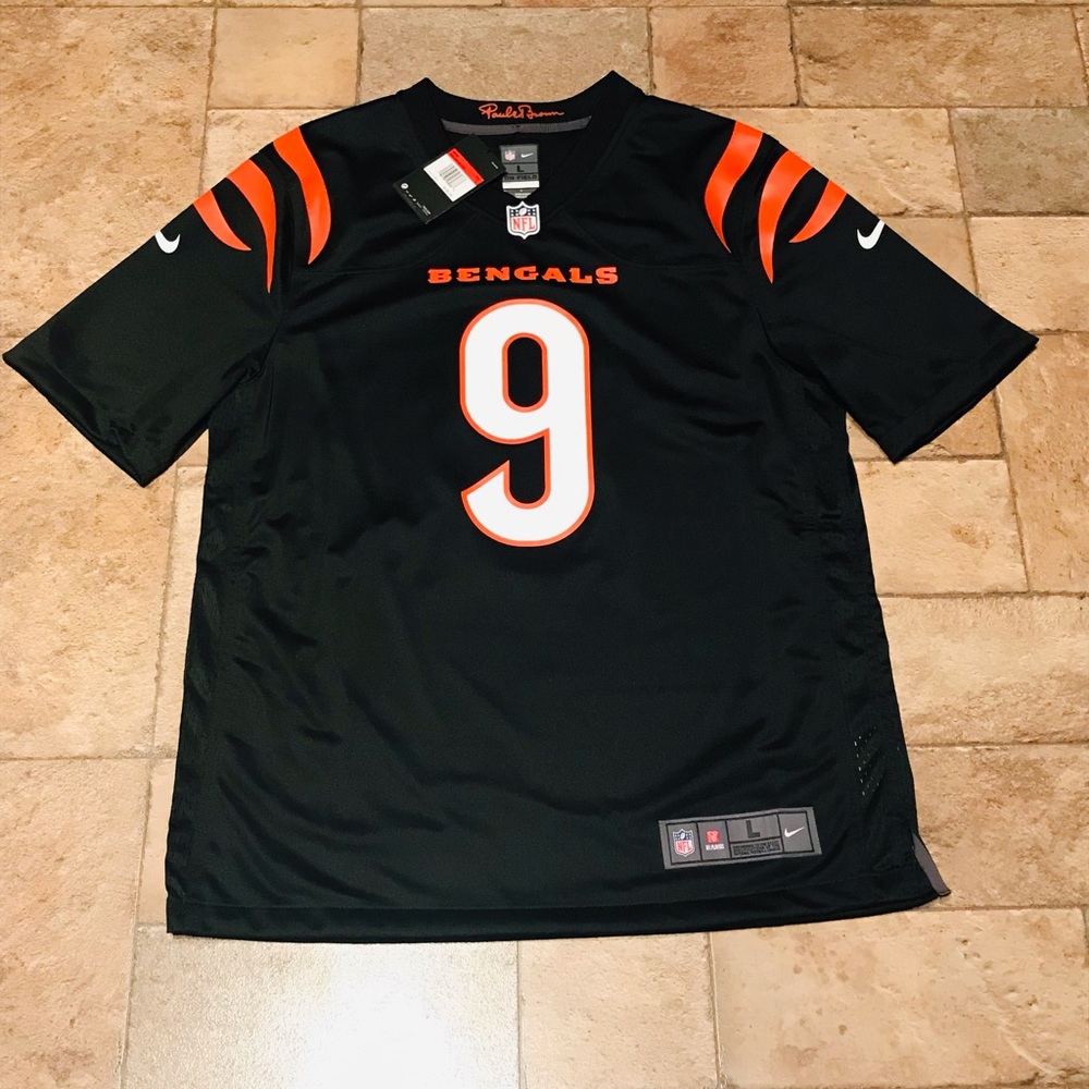 BRAND NEW WITH TAGS LARGE CINCINNATI BENGALS BLACK BURROW JERSEY